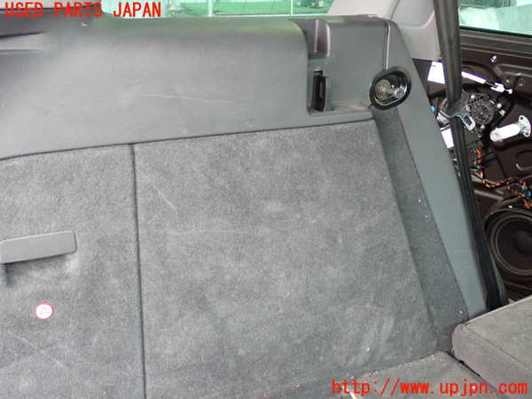 2UPJ-27377680]VW トゥアレグ(7LBMVA)左リアピラートリム 中古_m0003.jpg