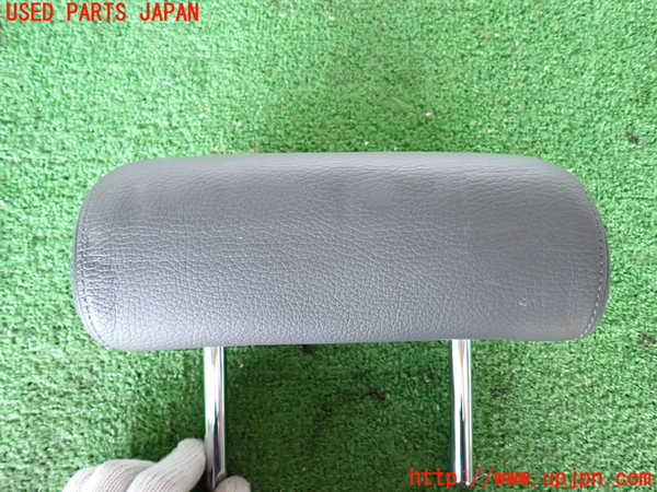2UPJ-27377130]VW トゥアレグ(7LBMVA)真中2列目ヘッドレスト 中古_m0001.jpg