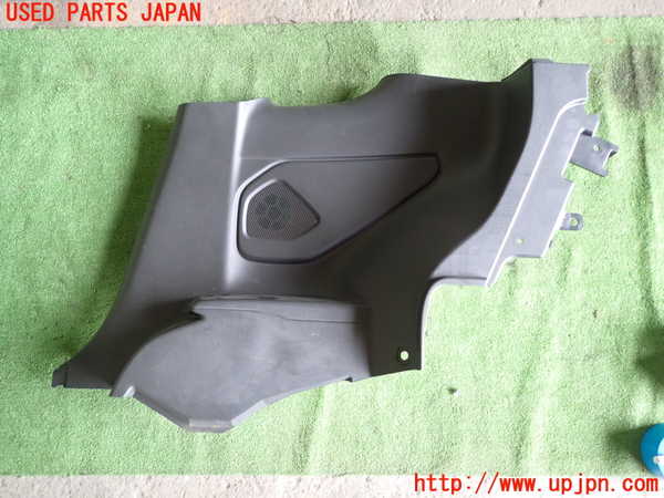 1UPJ-27387675]GR86(BRZ)(ZN8)右リアピラートリム 中古_m0001.jpg