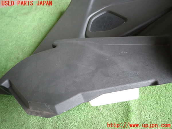 1UPJ-27387675]GR86(BRZ)(ZN8)右リアピラートリム 中古_m0002.jpg