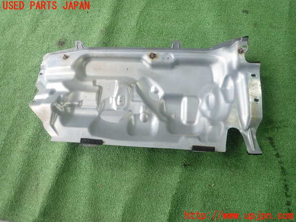 5UPJ-27401035]ボルボ・V60(FD4204T)フロントパネル 31335579 中古_m0001.jpg