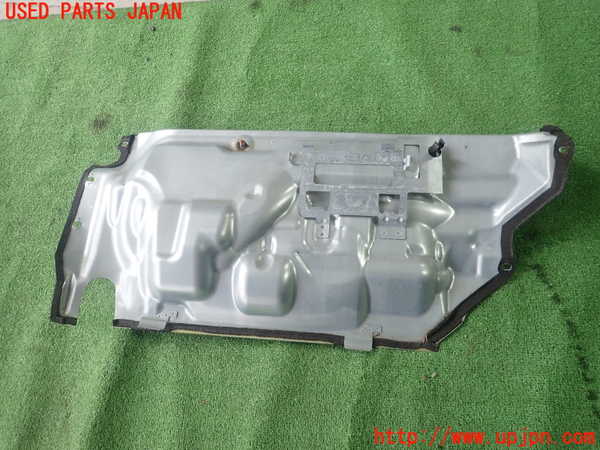 5UPJ-27401035]ボルボ・V60(FD4204T)フロントパネル 31335579 中古_m0002.jpg