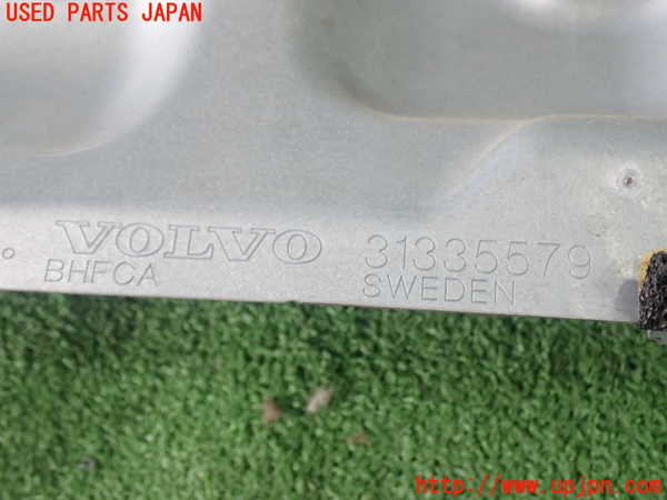 5UPJ-27401035]ボルボ・V60(FD4204T)フロントパネル 31335579 中古_m0003.jpg