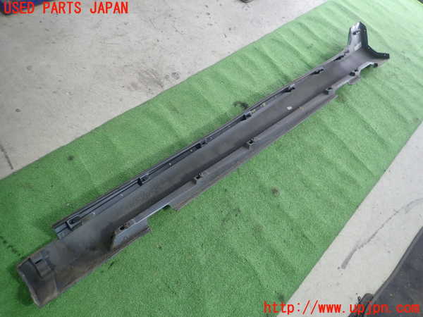 1UPJ-27401390]ボルボ・V60(FD4204T)右サイドステップ 中古_m0002.jpg