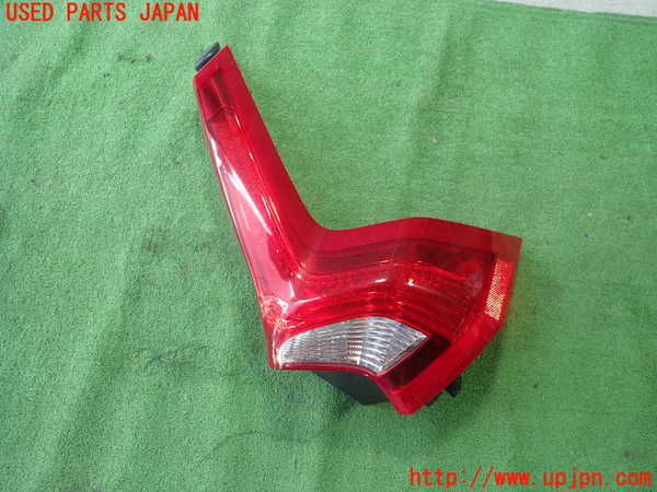 1UPJ-27401530]ボルボ・V60(FD4204T)右テールランプ 31395929 中古_m0001.jpg