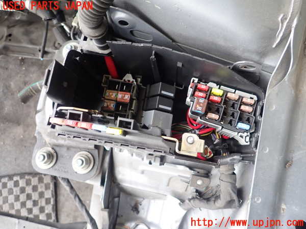 1UPJ-27406741]ボルボ・V60(FD4204T)ヒューズボックス1 中古_m0002.jpg