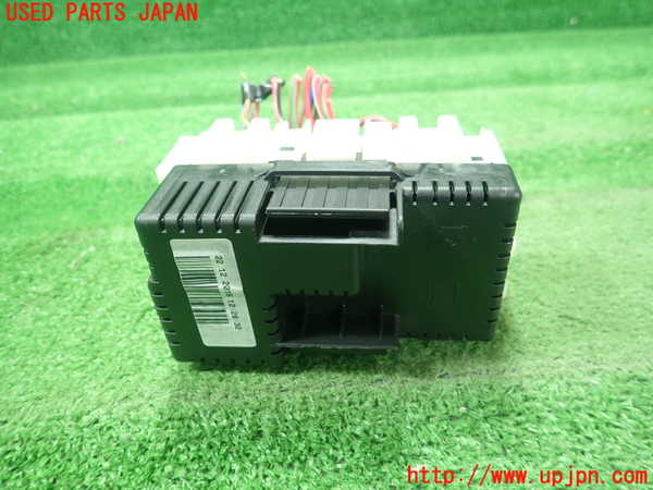 5UPJ-27406743]ボルボ・V60(FD4204T)ヒューズボックス3 中古_m0001.jpg