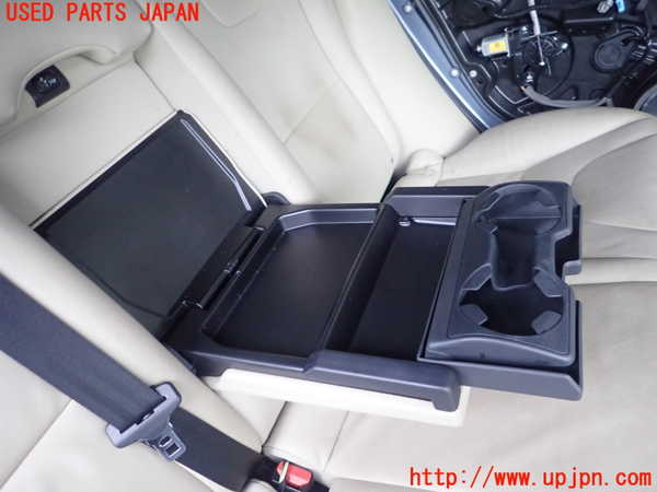 1UPJ-27407385]ボルボ・V60(FD4204T)リアシート 中古_m0003.jpg