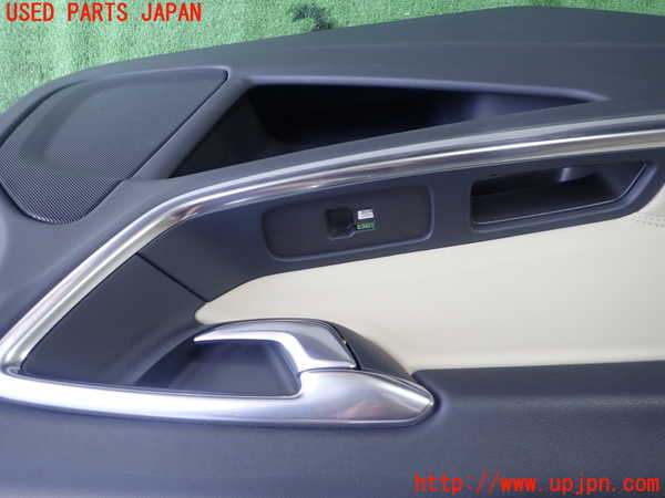 1UPJ-27401264]ボルボ・V60(FD4204T)左前ドア内張り 中古_m0002.jpg