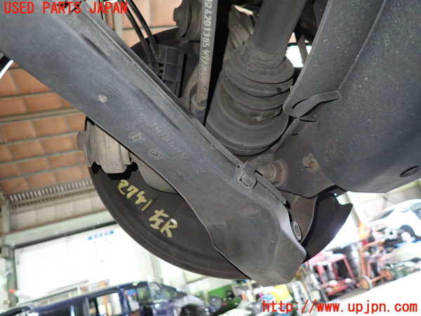 1UPJ-27414300]ベンツ CLS350 シューティングブレーク(218959 X218)右リアナックルハブ 中古_m0001.jpg