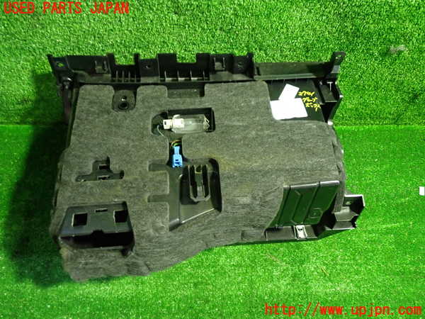 1UPJ-27417516]ベンツ CLS350 シューティングブレーク(218959 X218)グローブボックス1 中古_m0003.jpg