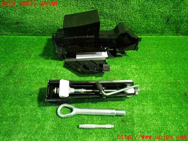 1UPJ-27417805]ベンツ CLS350 シューティングブレーク(218959 X218)車載工具 中古_m0001.jpg