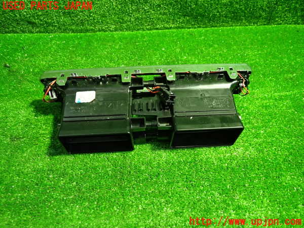 1UPJ-27417528]ベンツ CLS350 シューティングブレーク(218959 X218)エアコン吹き出し口3 (真中) 中古_m0002.jpg