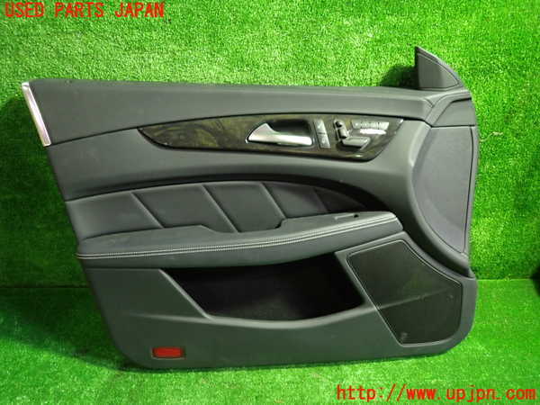 1UPJ-27411264]ベンツ CLS350 シューティングブレーク(218959 X218)左前ドア内張り 中古_m0001.jpg