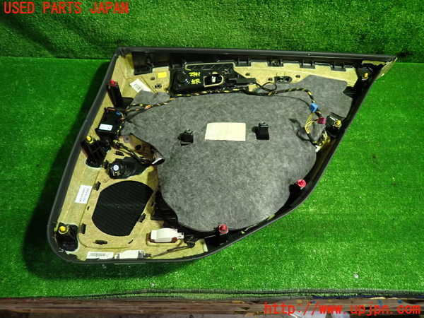 1UPJ-27411324]ベンツ CLS350 シューティングブレーク(218959 X218)左後ドア内張り 中古_m0005.jpg