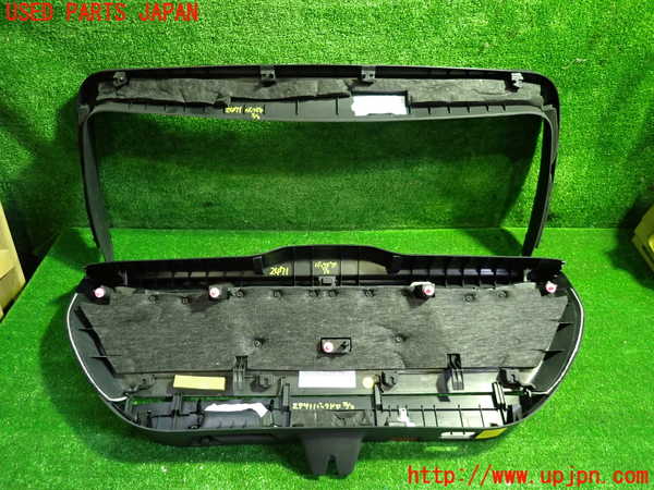 1UPJ-27411578]ベンツ CLS350 シューティングブレーク(218959 X218)バックドア内張り 中古_m0002.jpg