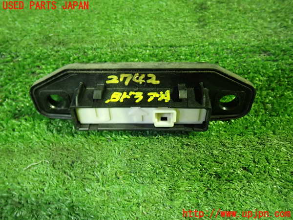 1UPJ-27421590]ヴォクシー(ノア)(ZRR80G)バックドアハンドル(アウターハンドル) 中古_m0002.jpg