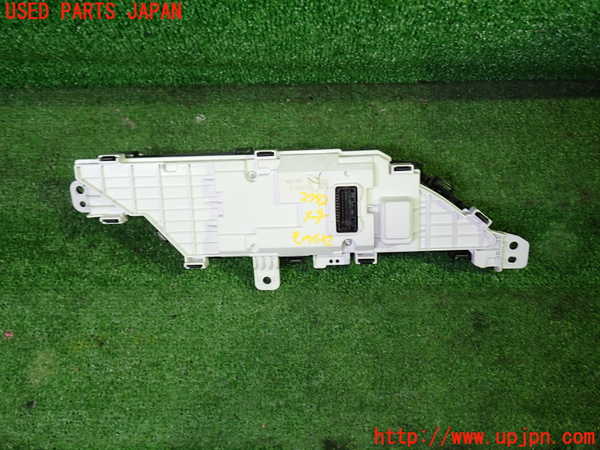 1UPJ-27426239]ヴォクシー(ノア)(ZRR80G)メーター・その他 中古_m0002.jpg