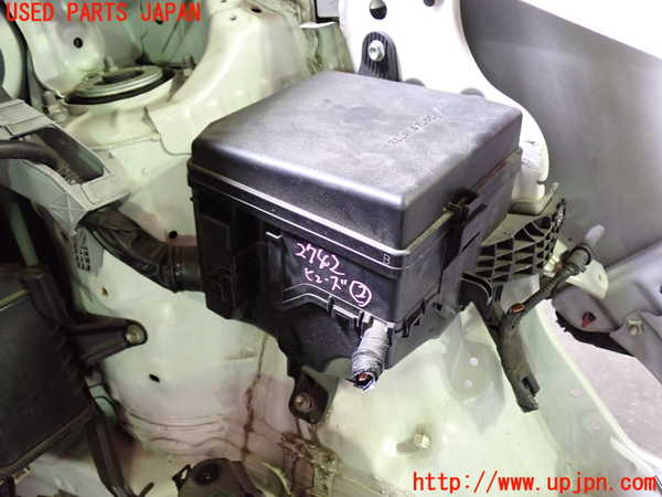 1UPJ-27426742]ヴォクシー(ノア)(ZRR80G)ヒューズボックス2 中古_m0001.jpg