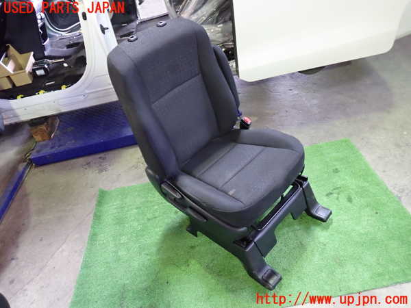 1UPJ-27427035]ヴォクシー(ノア)(ZRR80G)運転席シート 中古_m0001.jpg