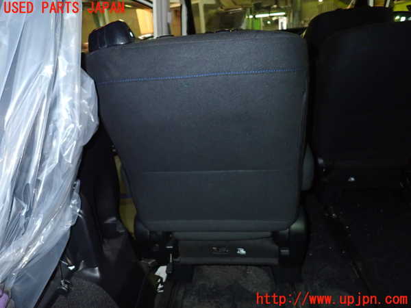 1UPJ-27427175]ヴォクシー(ノア)(ZRR80G)左2列目シート 中古_m0004.jpg