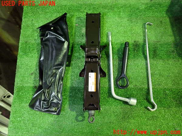 5UPJ-27427805]ヴォクシー(ノア)(ZRR80G)車載工具 中古_m0001.jpg