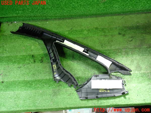 1UPJ-27427655]ヴォクシー(ノア)(ZRR80G)右フロントピラートリム 中古_m0002.jpg