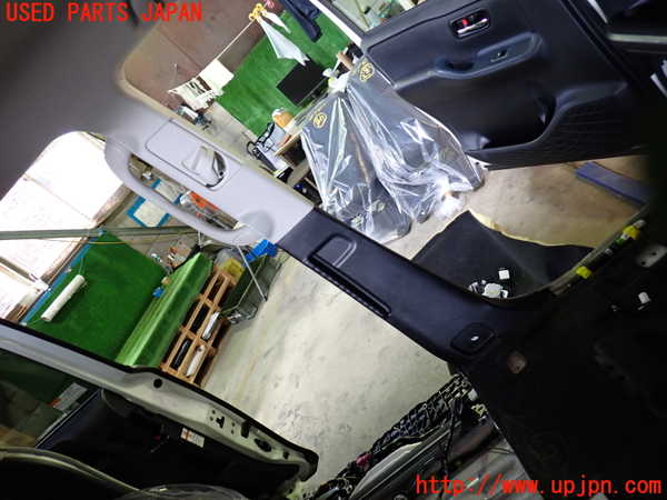 1UPJ-27427670]ヴォクシー(ノア)(ZRR80G)左センターピラートリム 中古_m0001.jpg