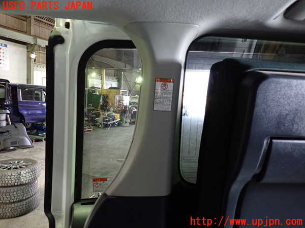 1UPJ-27427675]ヴォクシー(ノア)(ZRR80G)右リアピラートリム 中古_m0002.jpg