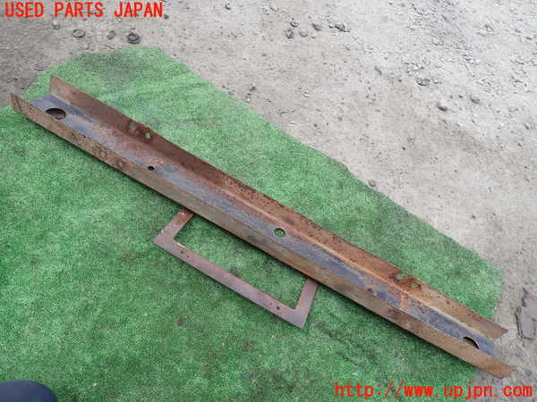 5UPJ-27431010]三菱ジープ(J37)フロントバンパー 中古_m0004.jpg