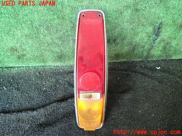 5UPJ-27431530]三菱ジープ(J37)右テールランプ 中古_m0001.jpg