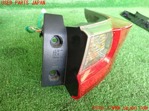 2UPJ-27441530]レクサス・RC F(USC10)右テールランプ 中古_m0002.jpg