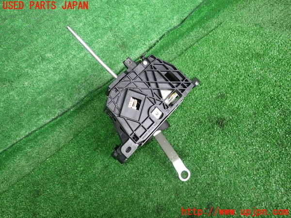 5UPJ-27447555]レクサス・RC F(USC10)ATシフトレバー 中古_m0002.jpg