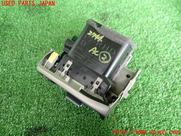 2UPJ-27447527]レクサス・RC F(USC10)エアコン吹き出し口2 (右) 中古_m0002.jpg