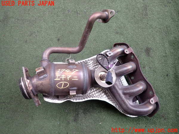 2UPJ-27472041]プリウスPHV(ZVW52)エキマニ1 中古_m0001.jpg