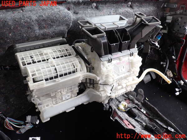 2UPJ-27486081]C-HRハイブリッド(ZYX11)エバポレーター1 中古_m0001.jpg