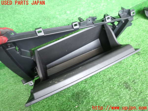 2UPJ-27487516]C-HRハイブリッド(ZYX11)グローブボックス1 中古_m0002.jpg
