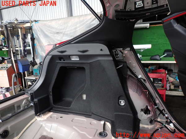 2UPJ-27487680]C-HRハイブリッド(ZYX11)左リアピラートリム 中古_m0001.jpg