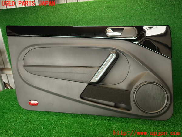 5UPJ-27501264]VW ザ･ビートル(16CZD)左ドア内張り 中古_m0001.jpg