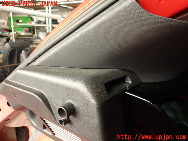 2UPJ-27507680]VW ザ･ビートル(16CZD)左リアピラートリム 中古_m0005.jpg