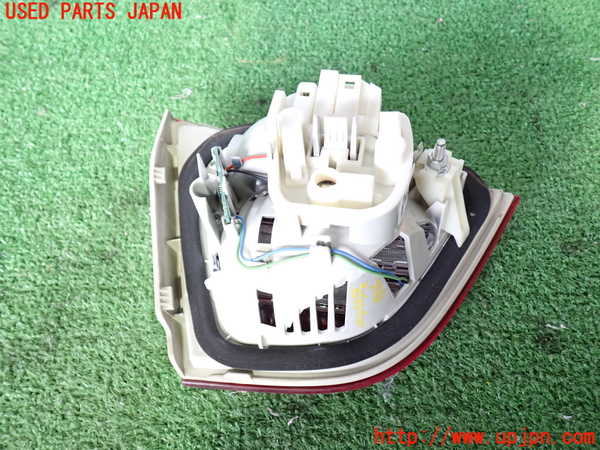 2UPJ-27511550]BMW 320i(PG20)(E90)右リアフィニッシャー 中古_m0002.jpg