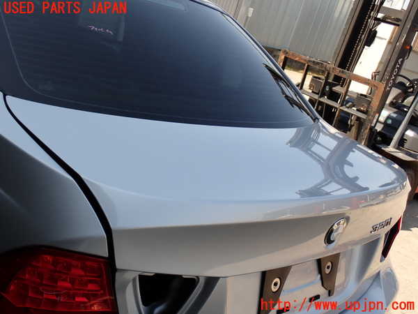 5UPJ-27511500]BMW 320i(PG20)(E90)トランク 中古_m0002.jpg