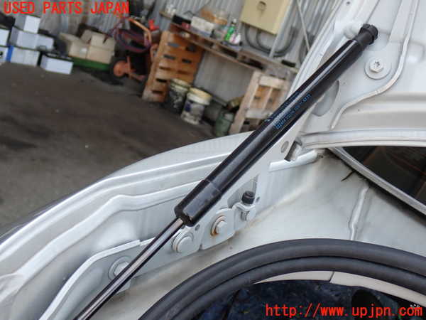 2UPJ-27511506]BMW 320i(PG20)(E90)トランクダンパー 中古_m0002.jpg