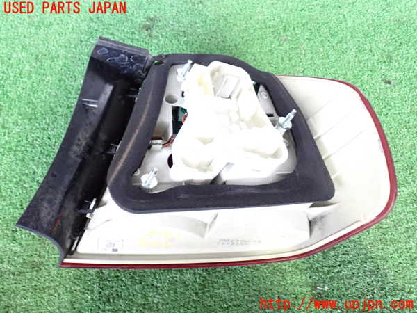 2UPJ-27511536]BMW 320i(PG20)(E90)左テールランプ 中古_m0004.jpg