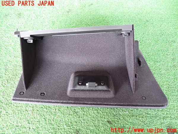 2UPJ-27517516]BMW 320i(PG20)(E90)グローブボックス1 中古_m0002.jpg