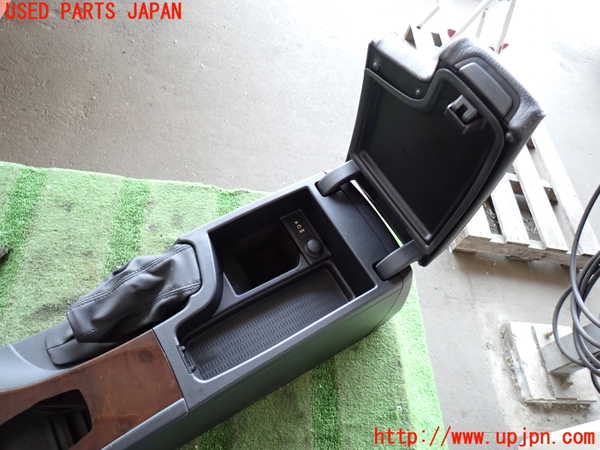 2UPJ-27517540]BMW 320i(PG20)(E90)センターコンソール 中古_m0002.jpg