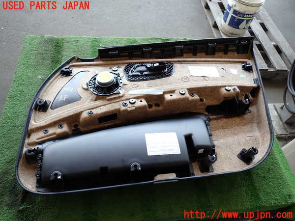 2UPJ-27511264]BMW 320i(PG20)(E90)左前ドア内張り 中古_m0005.jpg