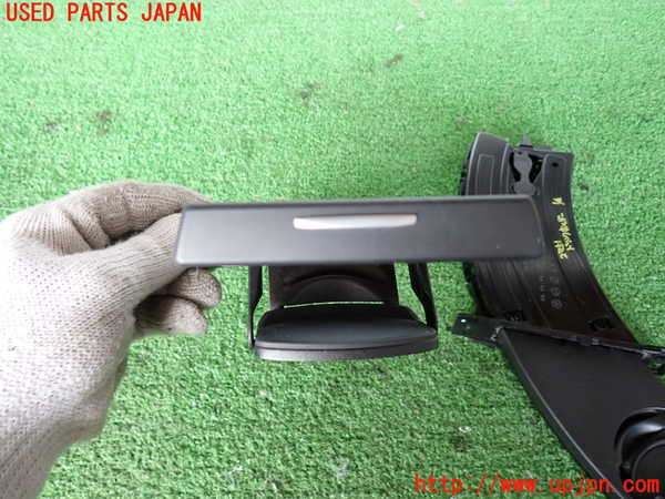 2UPJ-27517810]BMW 320i(PG20)(E90)ドリンクホルダー 中古_m0003.jpg