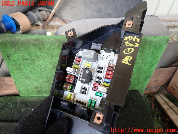 1UPJ-27526741]シボレー・カマロ(不明)ヒューズボックス1 中古_m0002.jpg