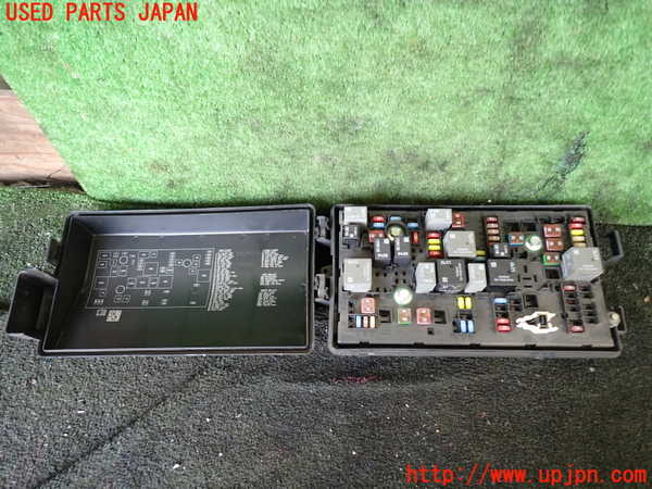5UPJ-27526742]シボレー・カマロ(不明)ヒューズボックス2 中古_m0003.jpg